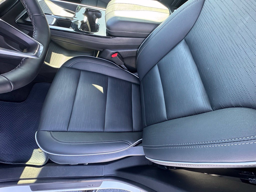 Used 2025 Buick Enclave Sport Touring w/ Power Package FWD image 22
