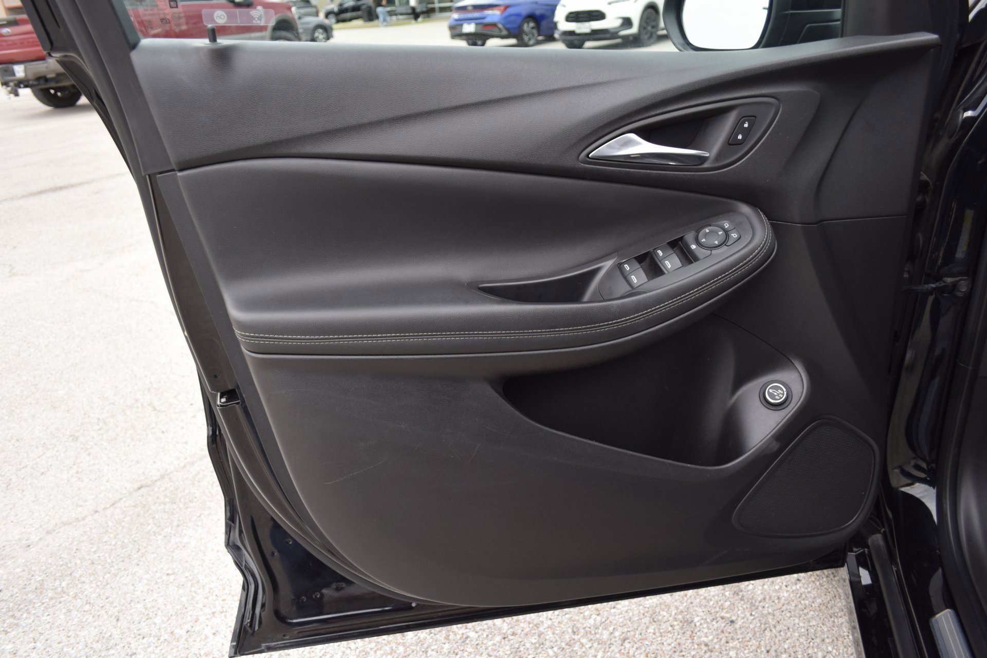 Used 2023 Buick Encore GX Select w/ Sport Touring Package image 19