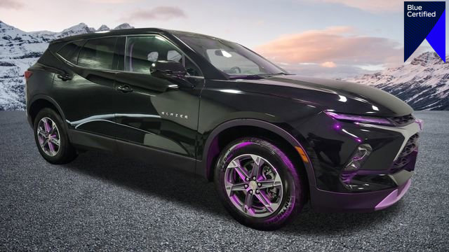 Used 2025 Chevrolet Blazer LT image 1