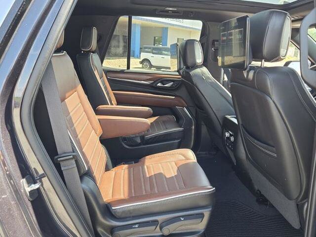 Used 2023 GMC Yukon Denali Ultimate AWD/4WD image 18