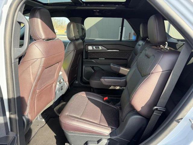 Certified 2025 Ford Explorer Platinum w/ LUX Leather Package image 11