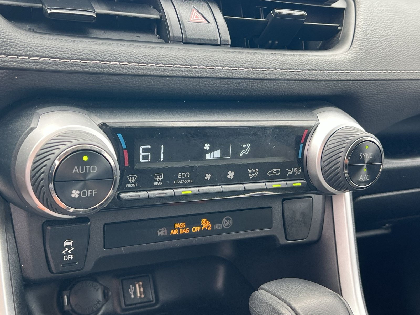 Used 2025 Toyota RAV4 LE AWD/4WD image 19