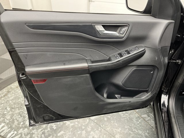 Certified 2025 Ford Escape ST-Line w/ Tech Pack #1 AWD/4WD image 8