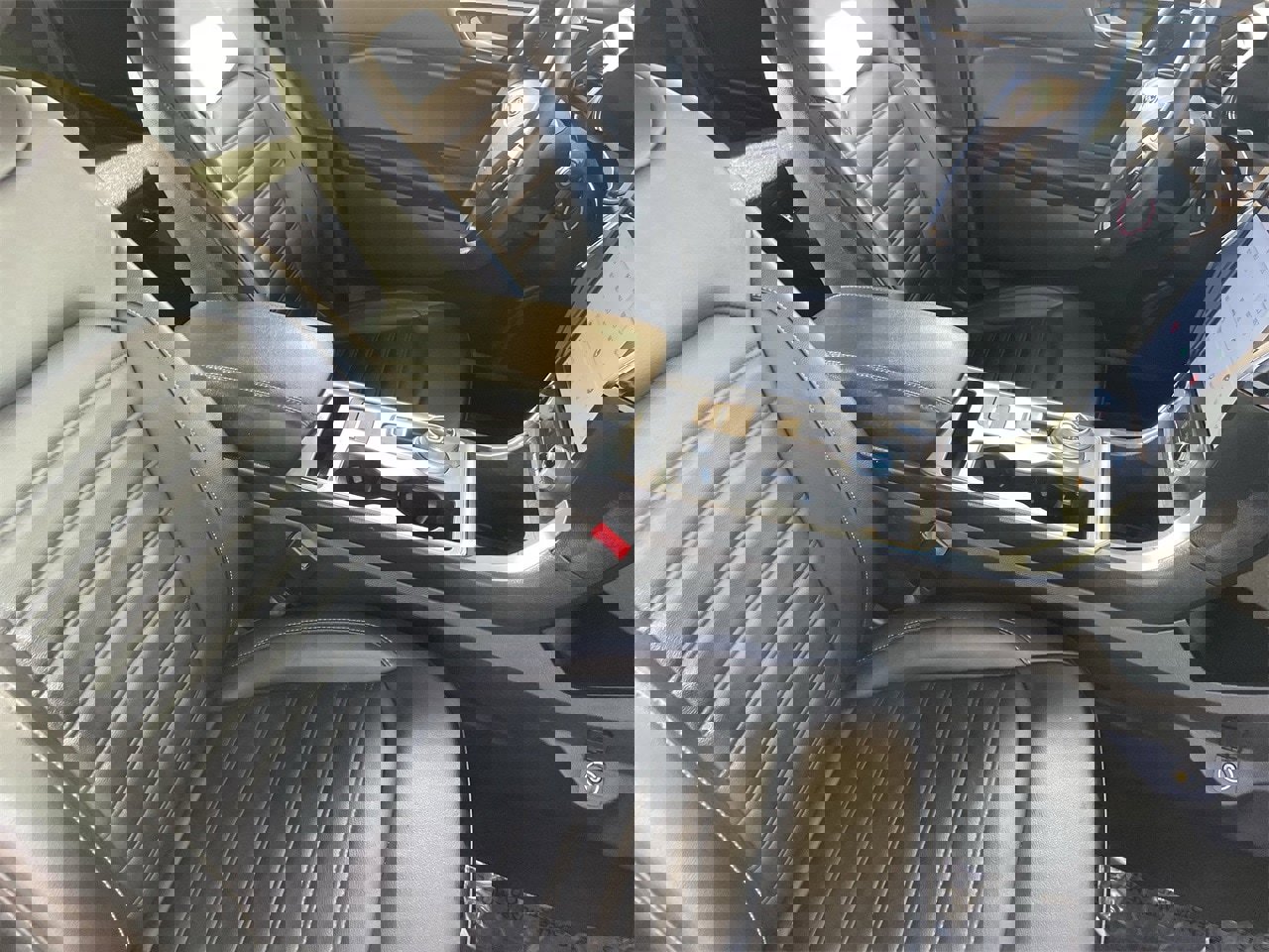 Certified 2022 Ford Edge SEL image 9