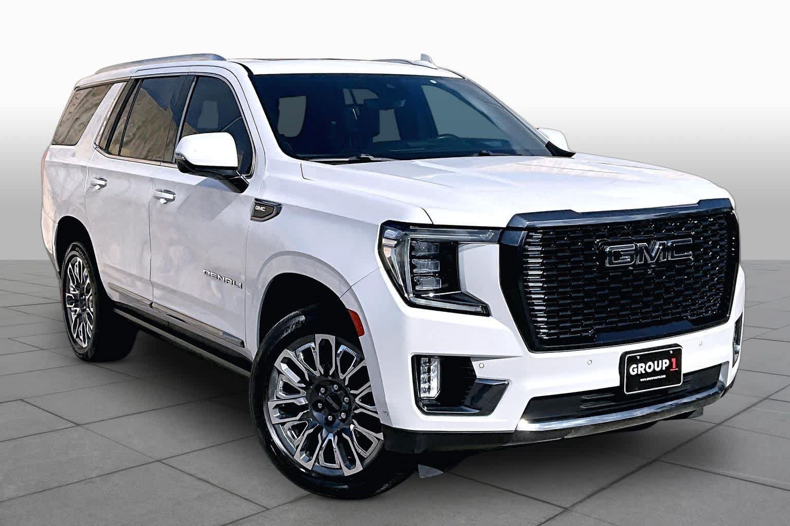 Used 2023 GMC Yukon Denali Ultimate AWD/4WD image 3