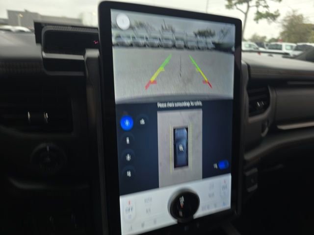 Certified 2024 Ford Expedition Platinum image 16