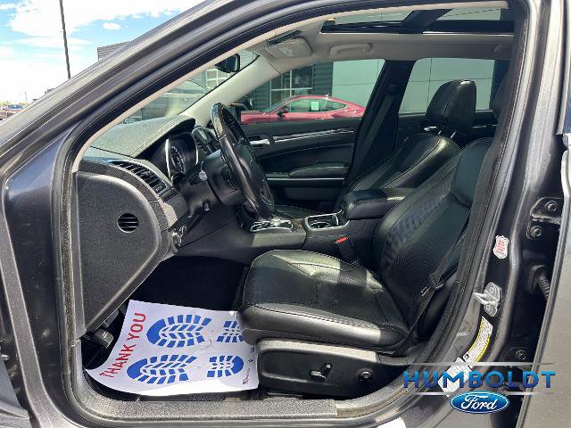 Used 2019 Chrysler 300 Limited AWD/4WD image 13