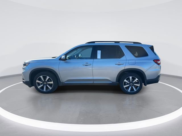 Used 2025 Honda Pilot Touring image 2