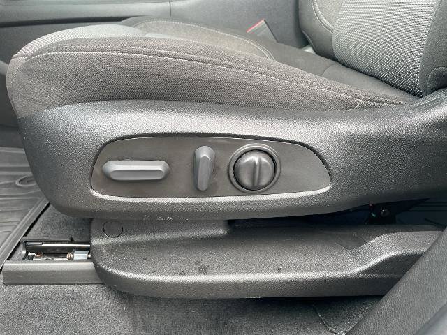 Used 2023 Chevrolet Traverse LT w/ LPO, Floor Liner Package AWD/4WD image 28