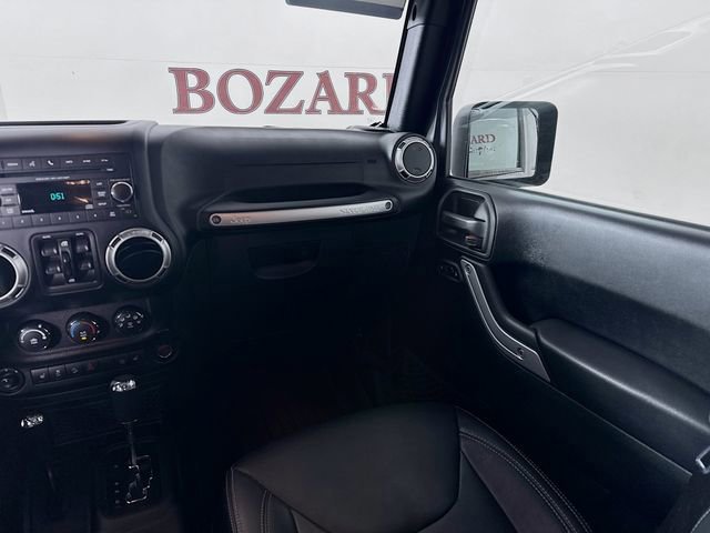 Used 2018 Jeep Wrangler Unlimited Sahara w/ Connectivity Group image 23