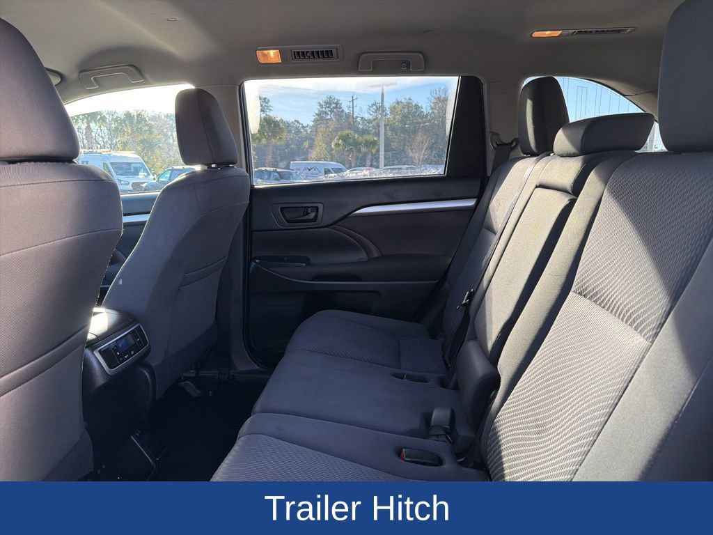 Used 2019 Toyota Highlander LE image 12