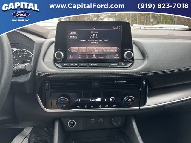 Used 2021 Nissan Rogue SV image 25