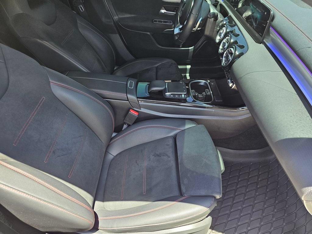 Used 2023 Mercedes-Benz CLA 250 image 12