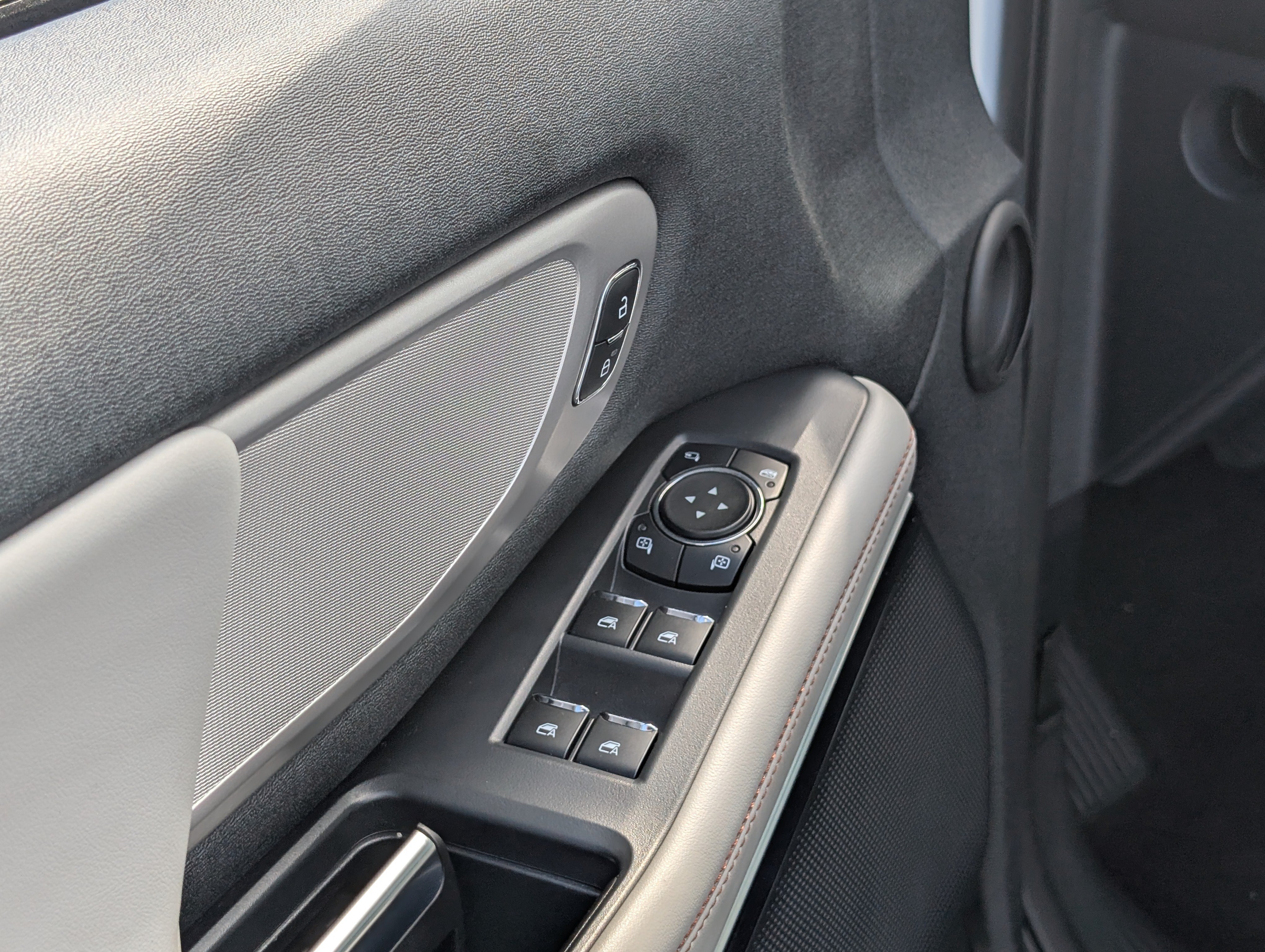 Certified 2025 Ford Expedition Active AWD/4WD image 27