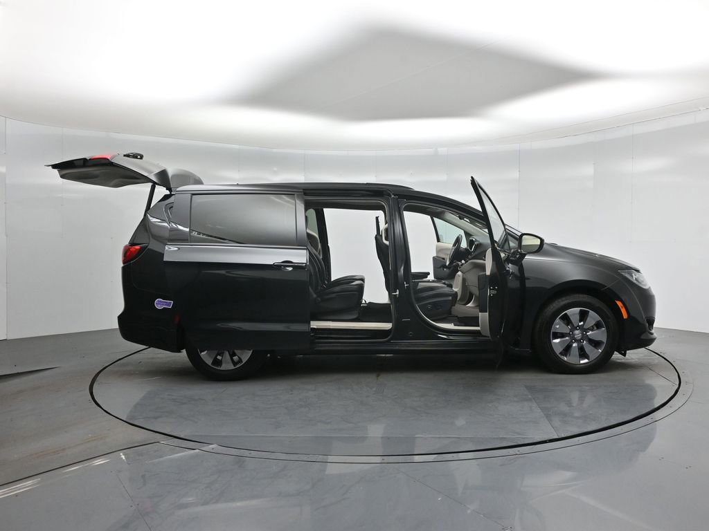 Used 2018 Chrysler Pacifica Limited w/ Advanced Safetytec Group image 35