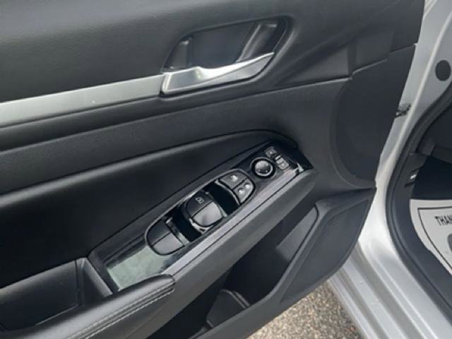 Used 2023 Nissan Altima 2.5 SV image 9