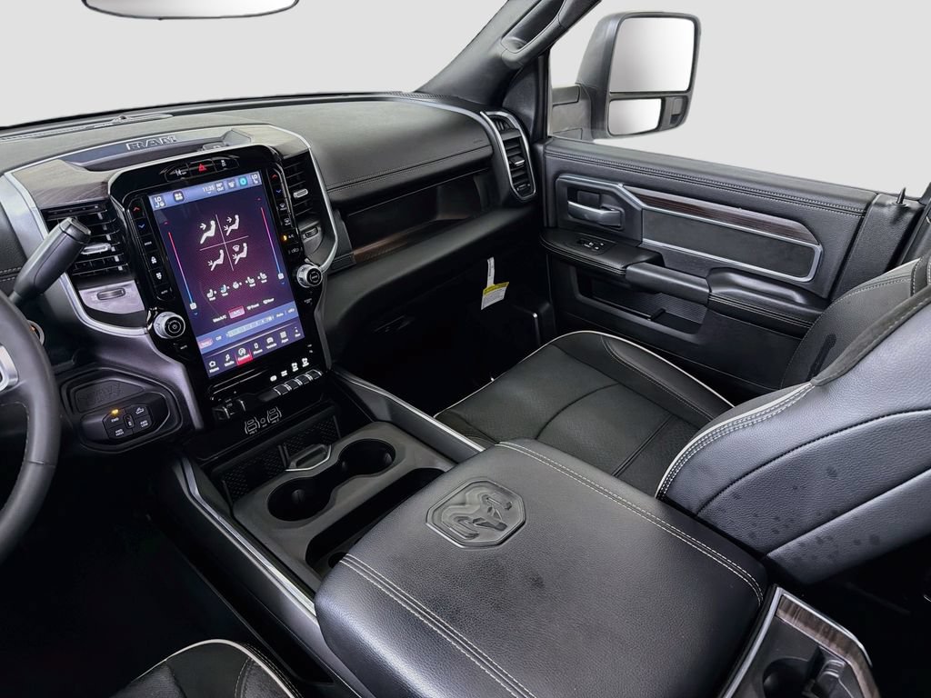 Used 2025 RAM 2500 Laramie AWD/4WD image 29
