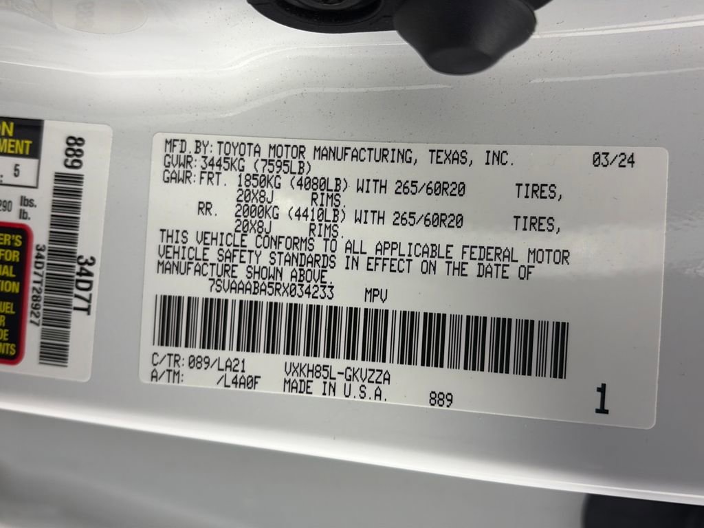Used 2024 Toyota Sequoia Platinum AWD/4WD image 9