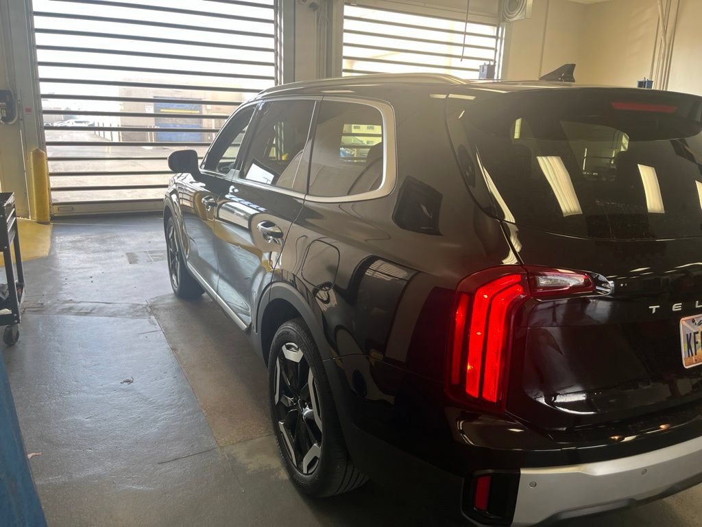 Used 2024 Kia Telluride S FWD image 6