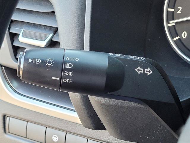 Used 2023 Nissan Rogue SV FWD image 33