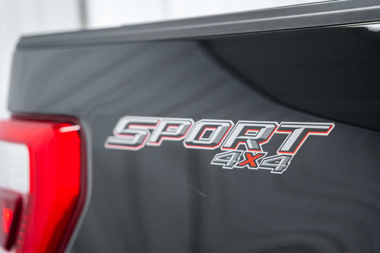 Certified 2022 Ford F150 Lariat w/ Equipment Group 502A High image 21