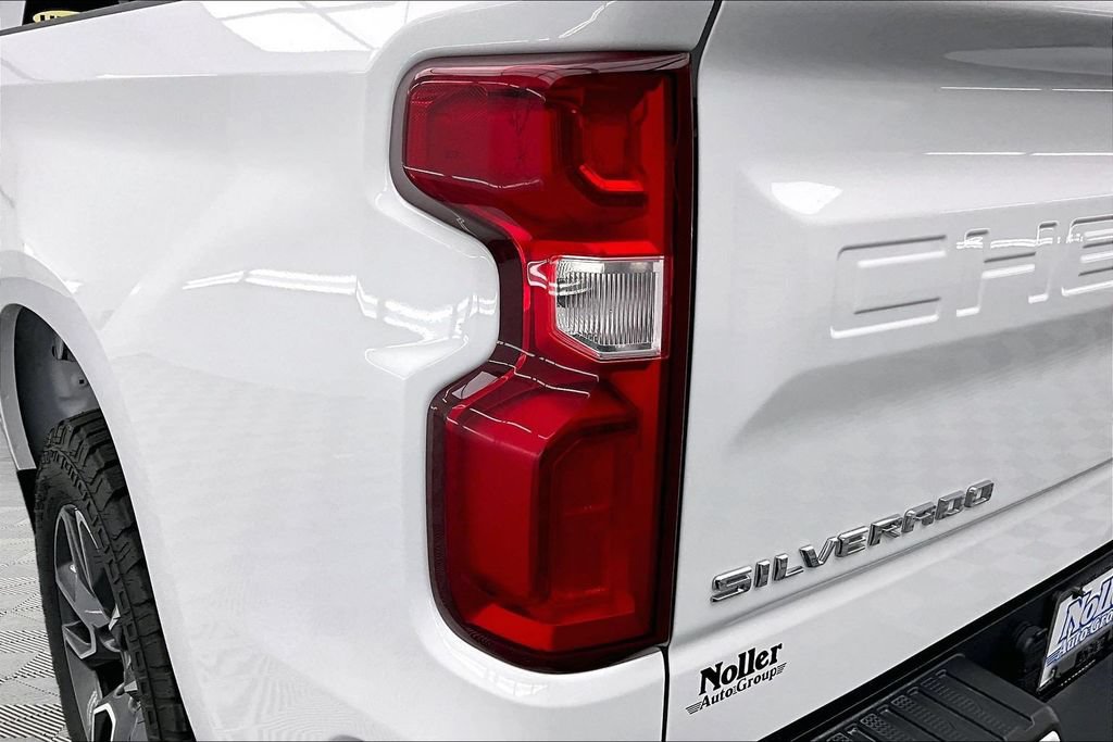 Used 2024 Chevrolet Silverado 1500 RST w/ Z71 Off-Road Package AWD/4WD image 31