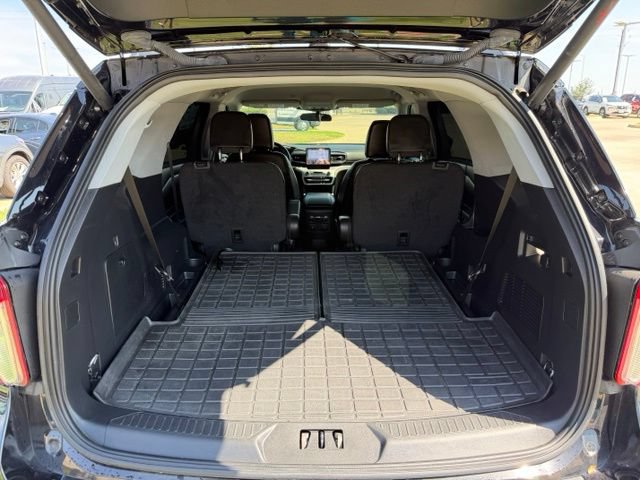Certified 2023 Ford Explorer XLT w/ Equipment Group 202A RWD image 7