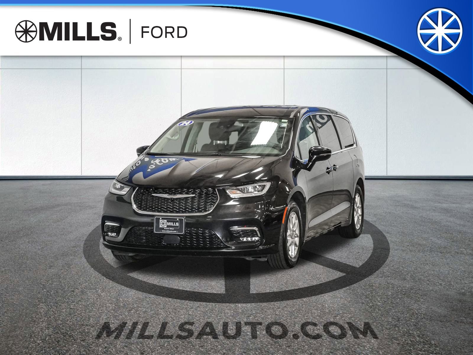 Used 2024 Chrysler Pacifica Touring-L