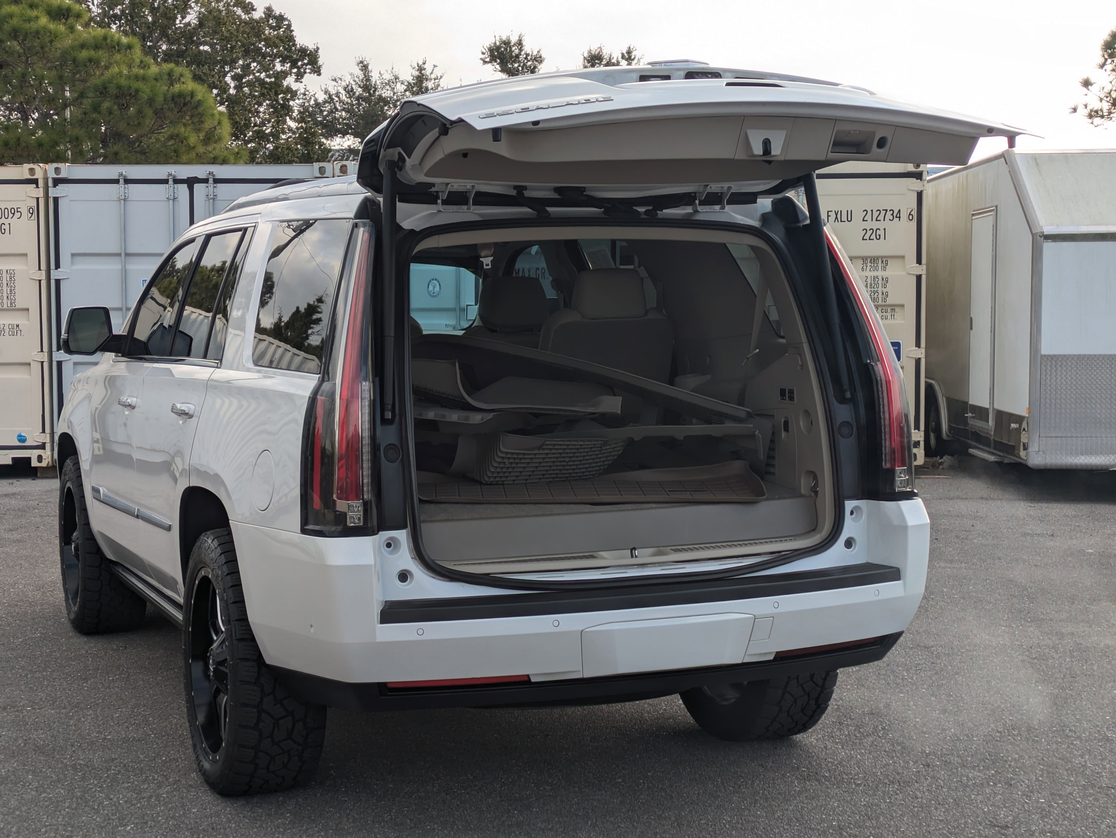 Used 2020 Cadillac Escalade Premium Luxury video 3