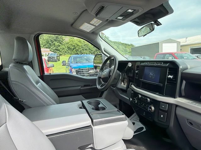 Certified 2024 Ford F550 4x4 Regular Cab Super Duty image 38