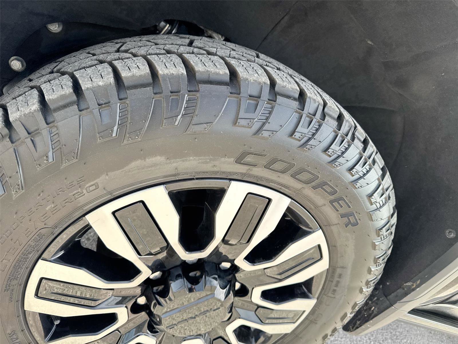 Used 2024 GMC Sierra 2500 Denali Ultimate image 35