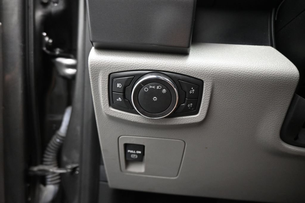 Certified 2017 Ford F150 XLT RWD image 12