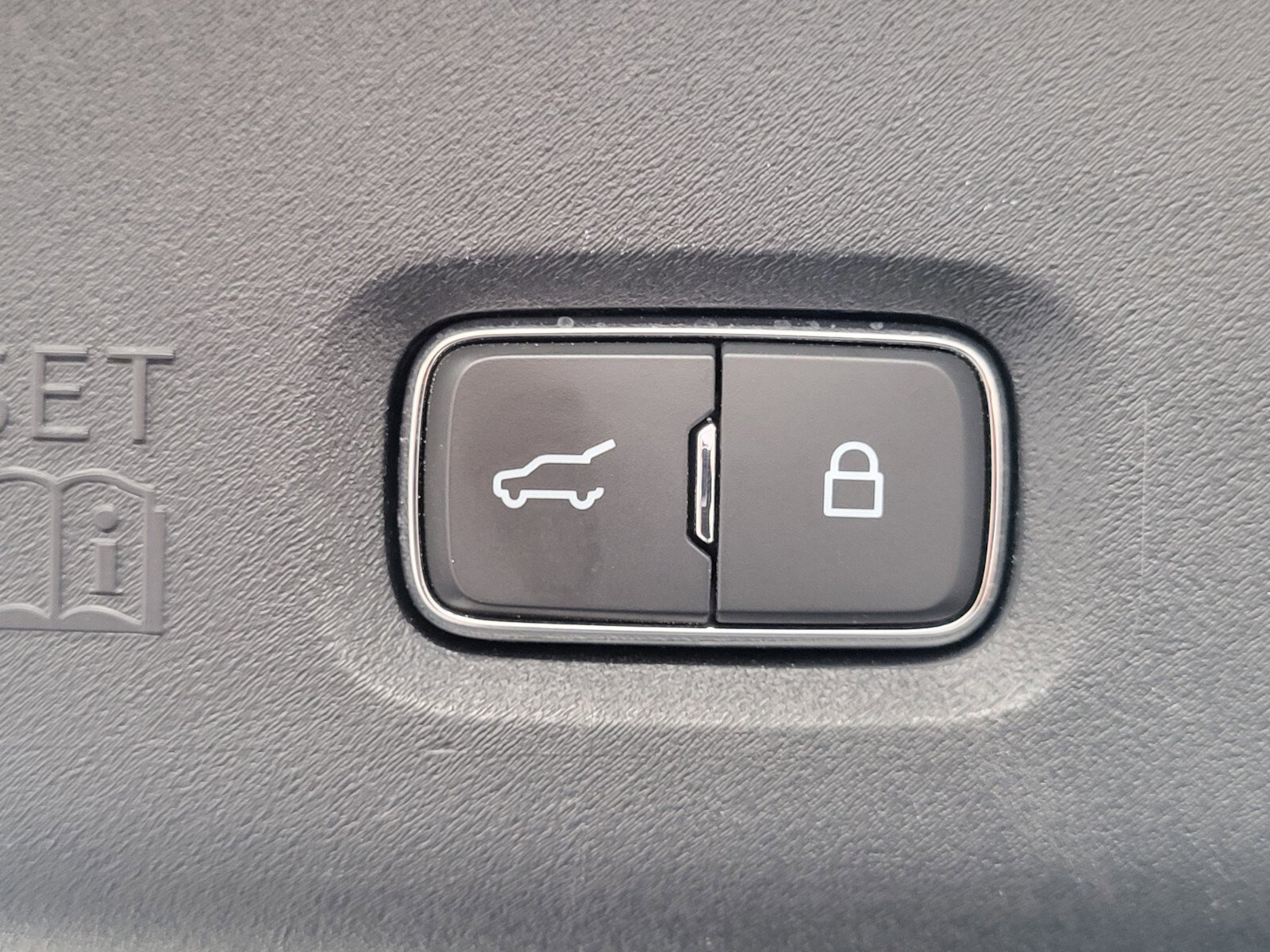 Certified 2025 Ford Expedition Active image 33