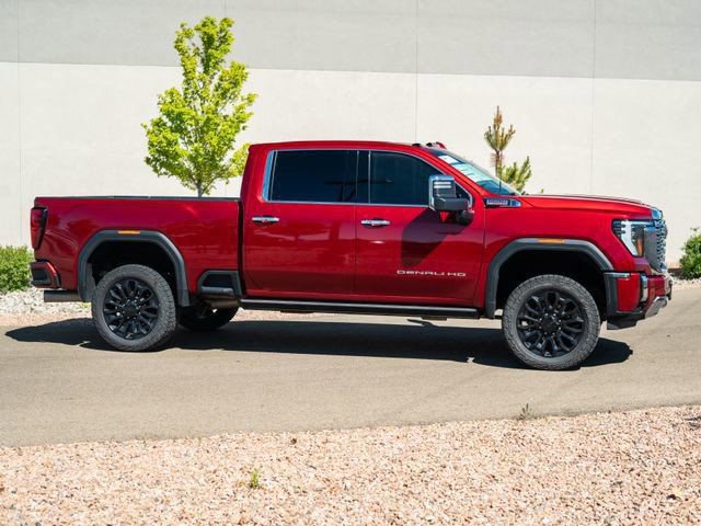 Used 2024 GMC Sierra 2500 Denali w/ Technology Package AWD/4WD image 3