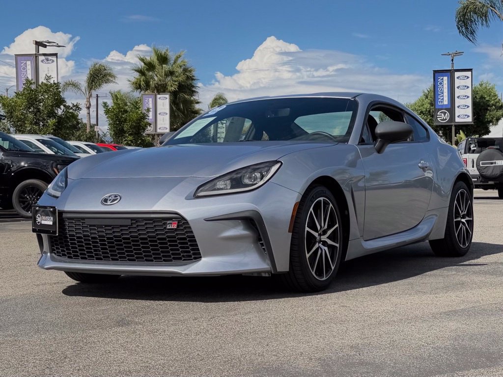 Used 2023 Toyota GR86 RWD image 4