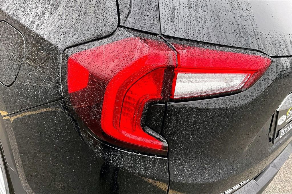 Used 2024 GMC Terrain SLE image 28