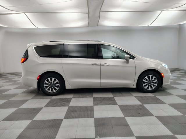 Used 2021 Chrysler Pacifica Touring-L w/ Uconnect Theater Family Group FWD image 7