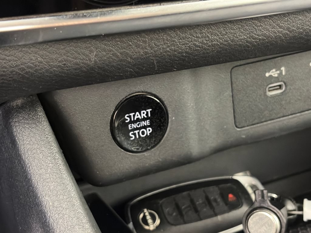 Used 2024 Nissan Rogue SV AWD/4WD image 22