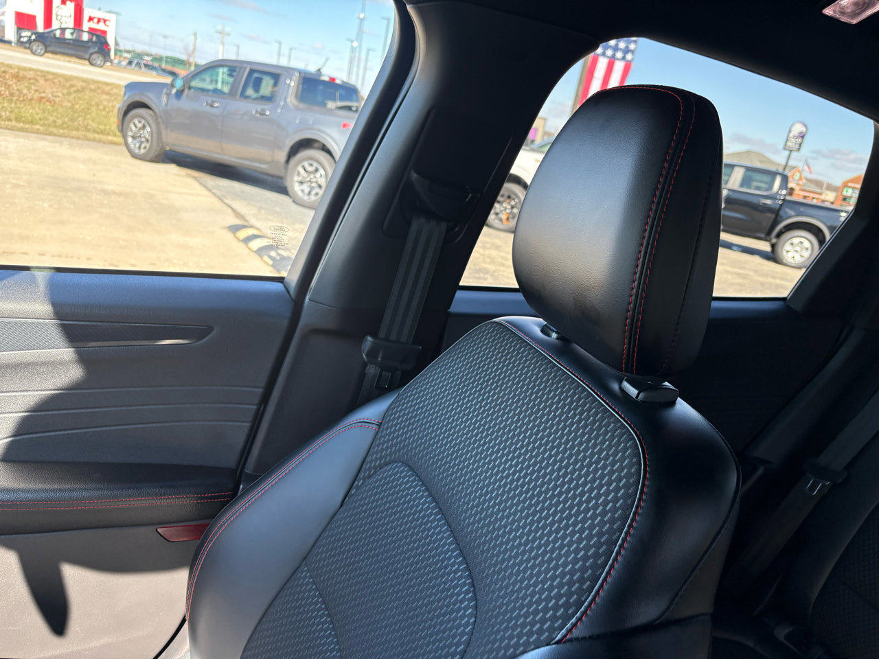 Certified 2024 Ford Escape ST-Line image 17