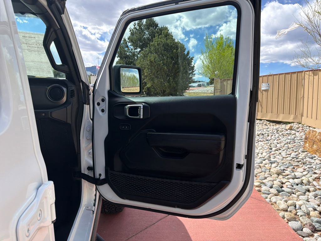 Used 2023 Jeep Gladiator Sport image 27