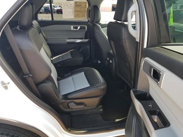 Certified 2024 Ford Explorer XLT w/ Equipment Group 202A AWD/4WD image 15