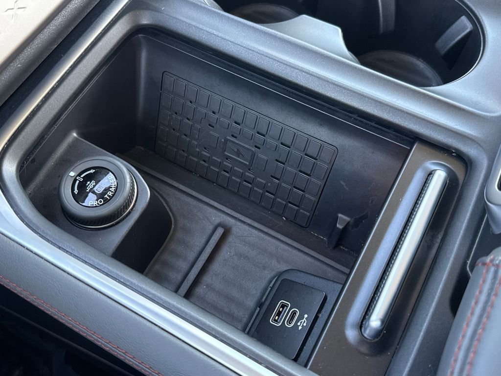 Certified 2025 Ford Expedition Active image 24