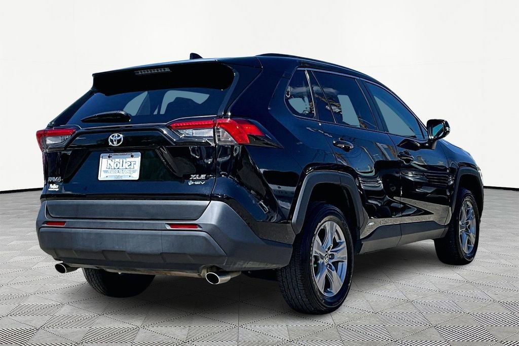 Used 2025 Toyota RAV4 XLE AWD/4WD image 4