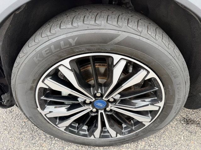Certified 2022 Ford Escape SEL w/ SEL Stealth AWD Package image 13