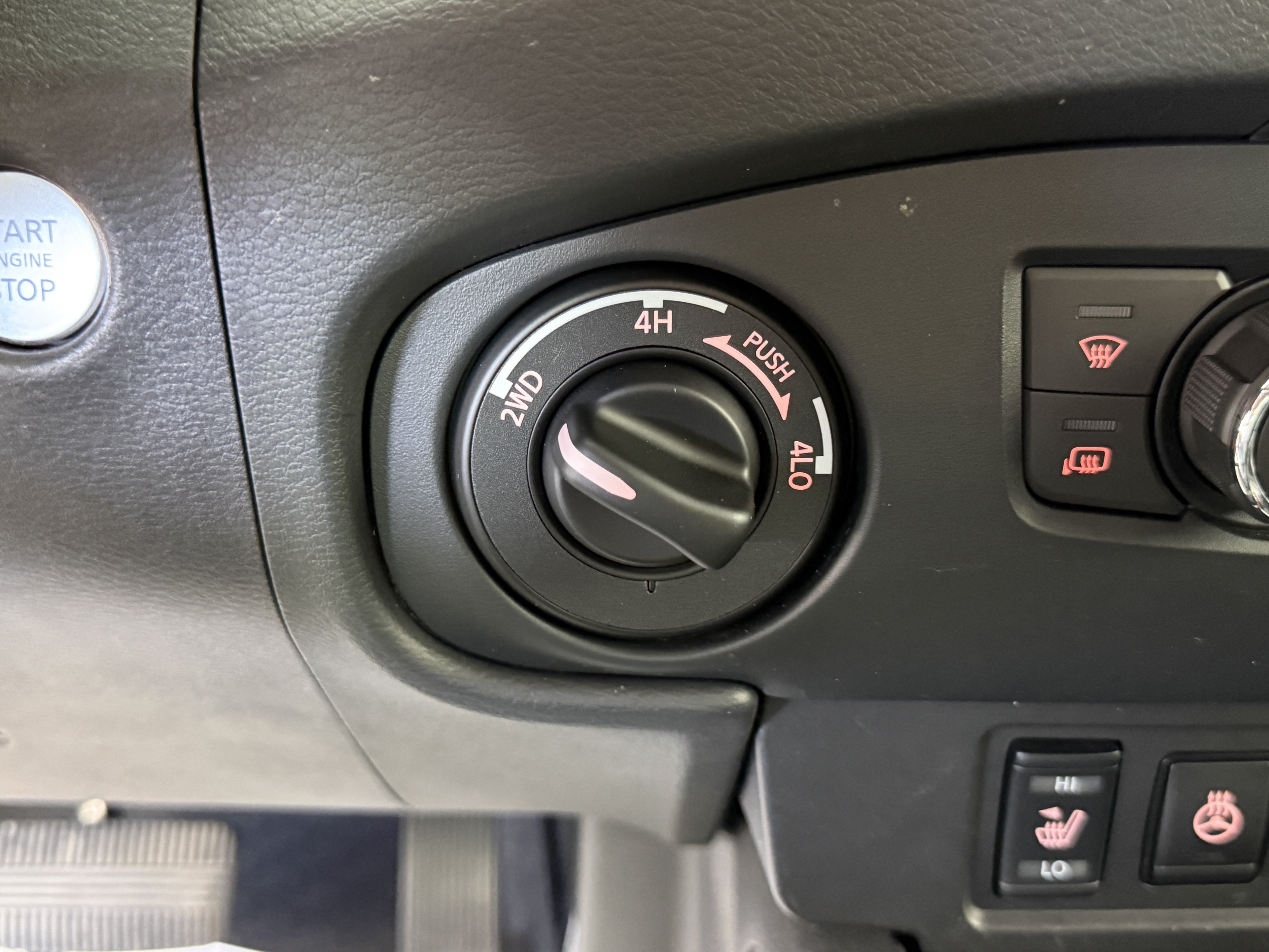 Used 2022 Nissan Frontier SV w/ SV Premium Package AWD/4WD image 25