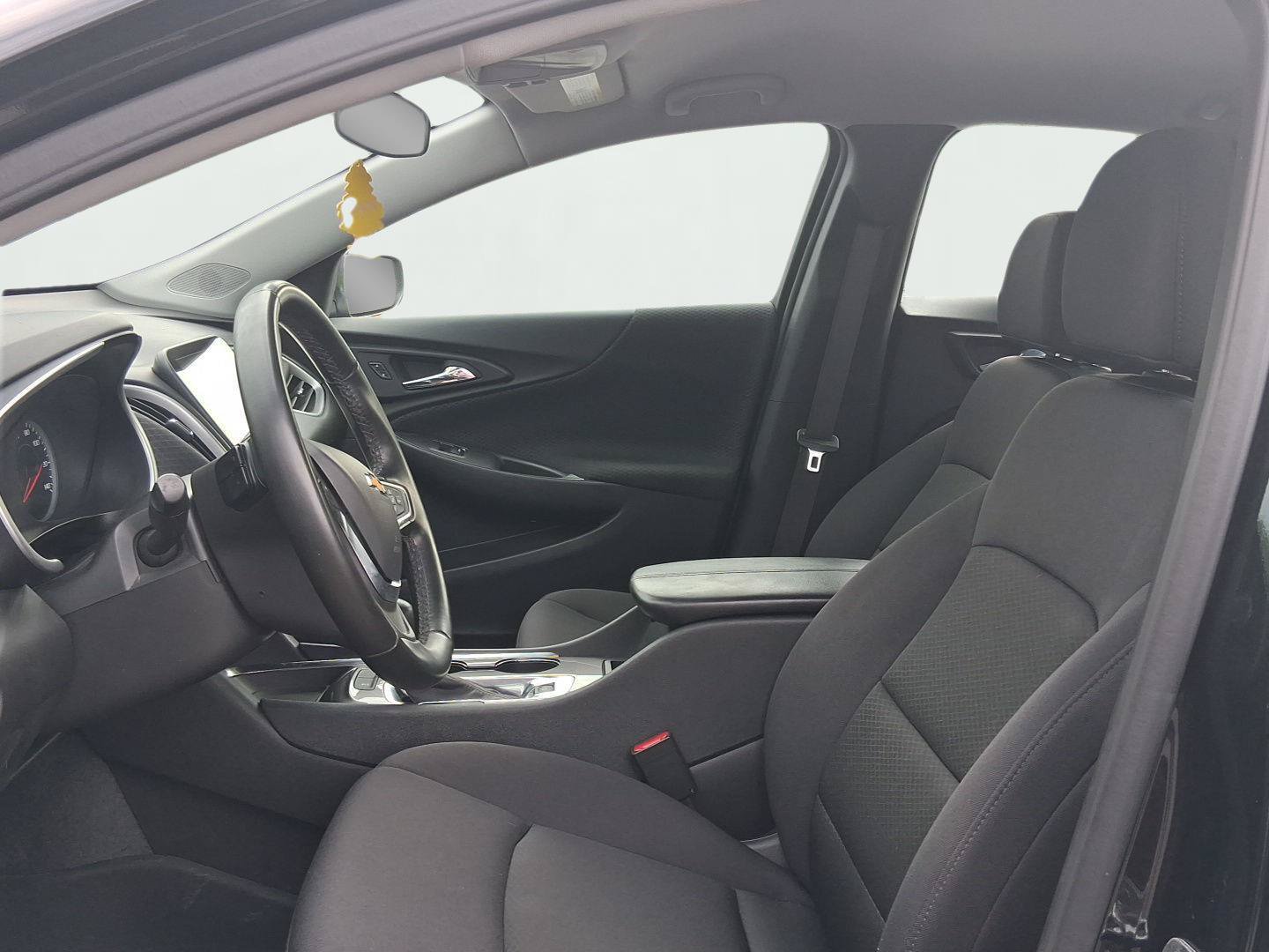 Used 2025 Chevrolet Malibu LT w/ Midnight Edition FWD image 7