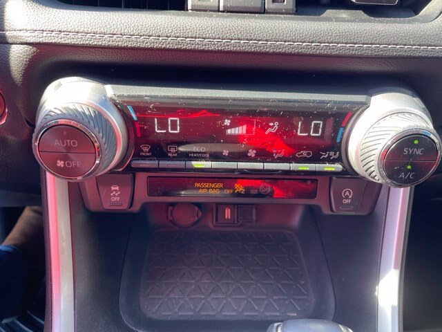 Used 2022 Toyota RAV4 XLE Premium FWD image 29