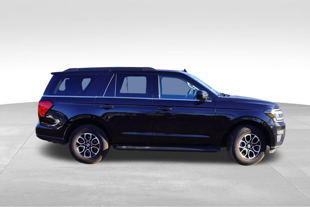Certified 2024 Ford Expedition XLT image 9