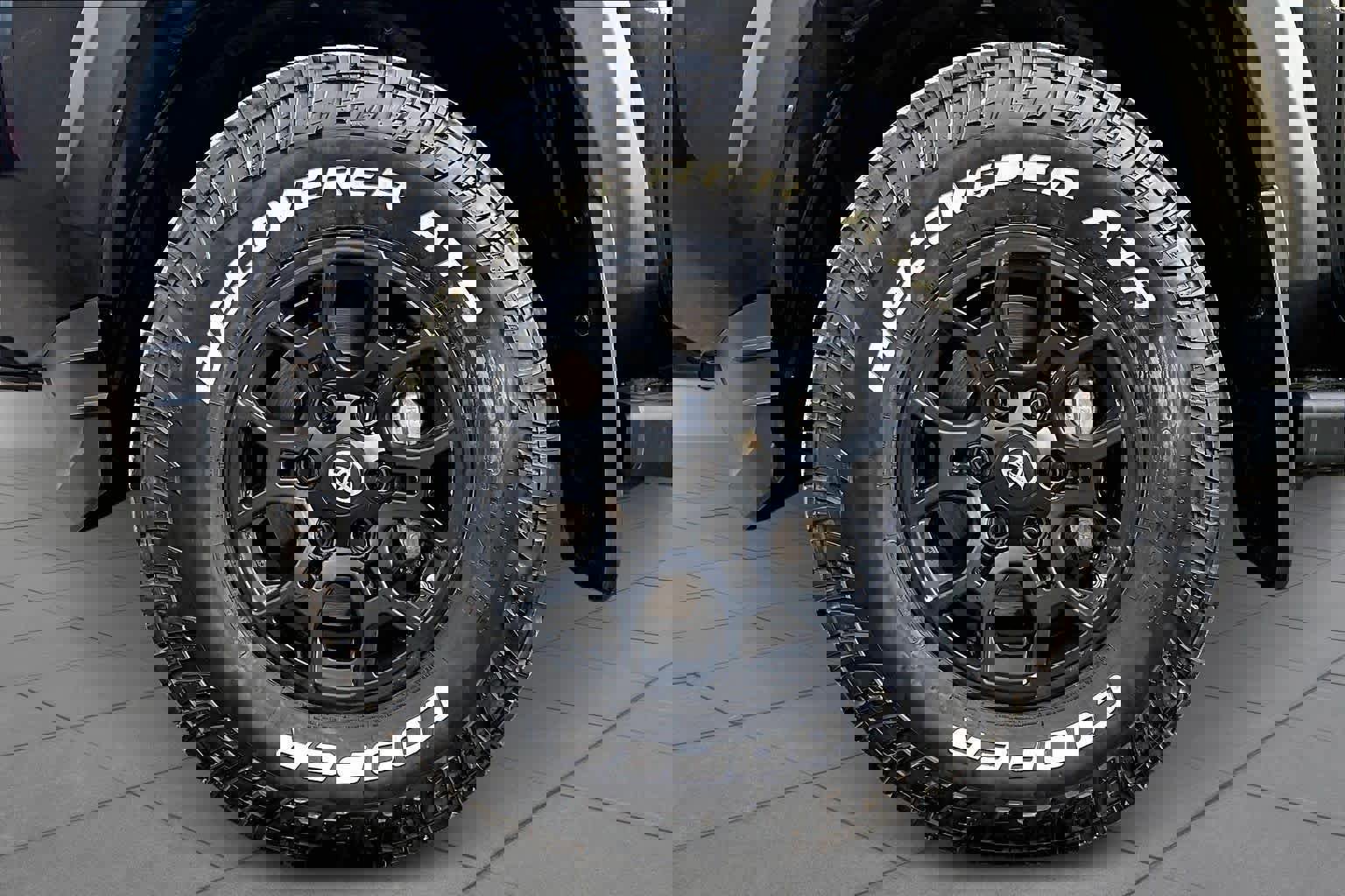 Used 2020 Toyota Tacoma SR w/ SX Package image 14