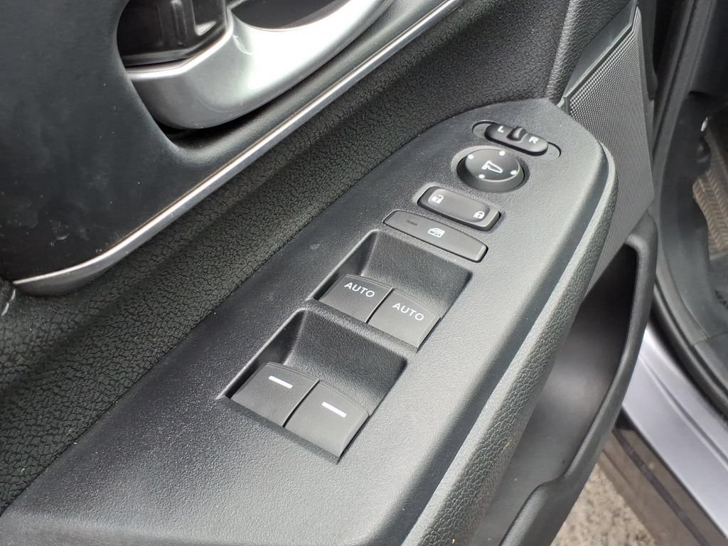 Used 2021 Honda CR-V EX image 14